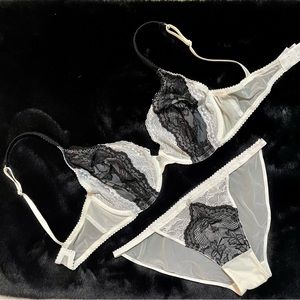 34C/M Vs Victoria’s Secret Vintace Bra and Panty lace black & Ivory white panty